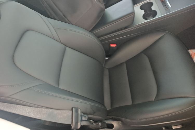 Used Tesla Model Y 2023 Rear-Wheel-Drive Version Right Front Seat