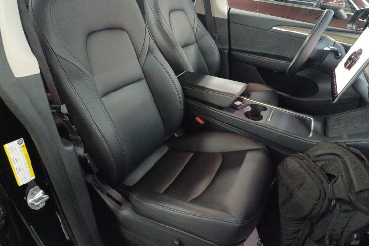 Used Tesla Model Y 2023 Long-Range All-Wheel-Drive Version Right Front Seat