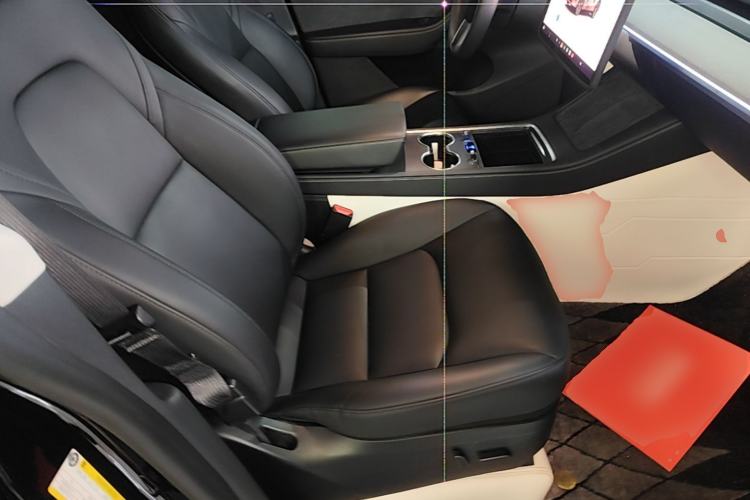 Used Tesla Model Y 2023 Long-Range All-Wheel-Drive Version Right Front Seat