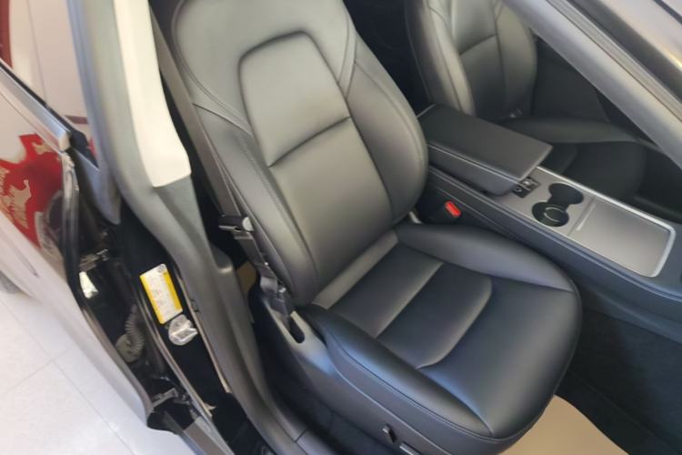 Used Tesla Model Y 2023 Rear-Wheel-Drive Version Right Front Seat