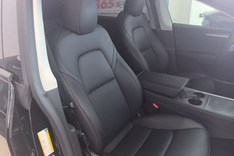 Used Tesla Model Y 2023 Long-Range All-Wheel-Drive Version Right Front Seat