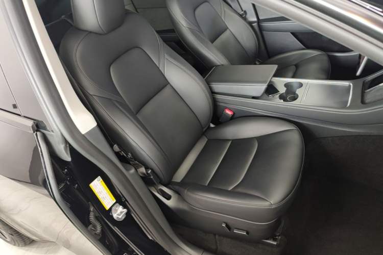 Used Tesla Model Y 2023 Rear-Wheel-Drive Version Right Front Seat