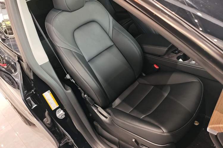Used Tesla Model Y 2023 Long-Range All-Wheel-Drive Version Right Front Seat