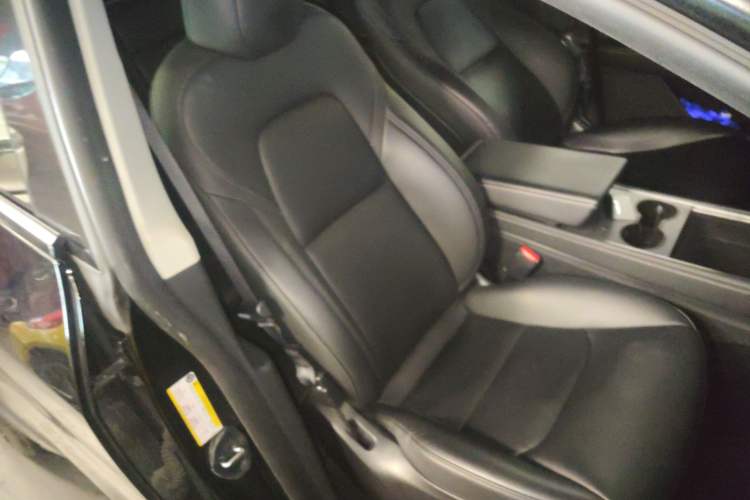 Used Tesla Model Y 2023 Rear-Wheel-Drive Version Right Front Seat