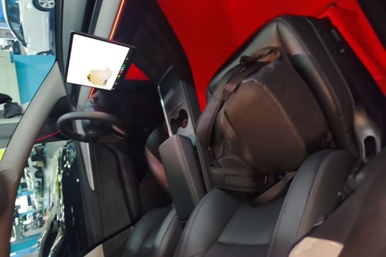 Used Tesla Model Y 2023 Rear-Wheel-Drive Version Right Front Seat