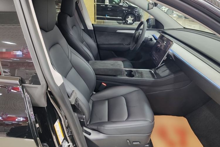 Used Tesla Model Y 2023 Rear-Wheel-Drive Version Right Front Seat
