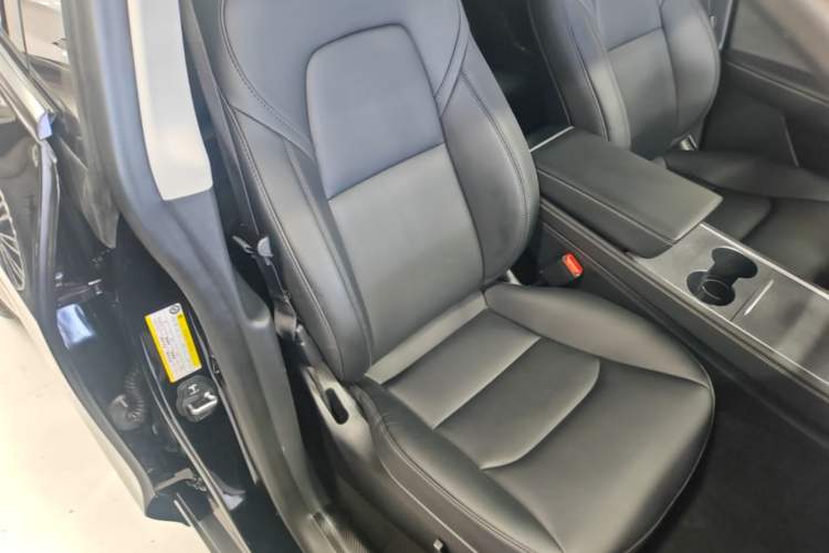 Used Tesla Model Y 2023 Rear-Wheel-Drive Version Right Front Seat