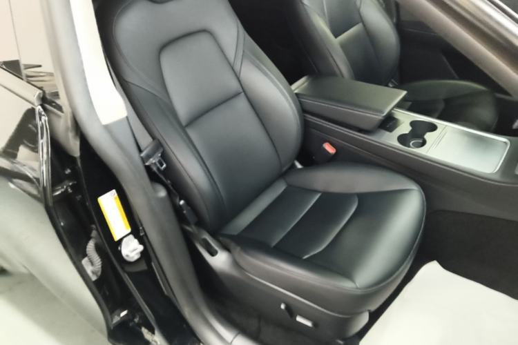 Used Tesla Model Y 2023 Rear-Wheel-Drive Version Right Front Seat