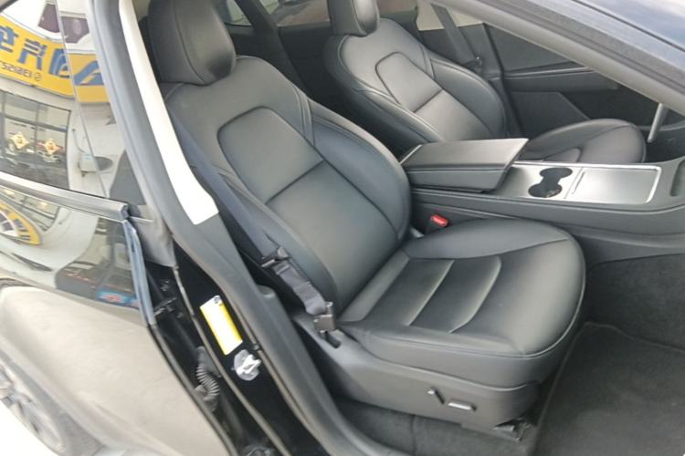 Used Tesla Model Y 2023 Rear-Wheel-Drive Version Right Front Seat
