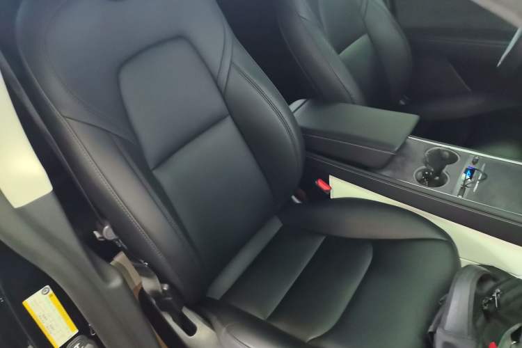 Used Tesla Model Y 2023 Rear-Wheel-Drive Version Right Front Seat