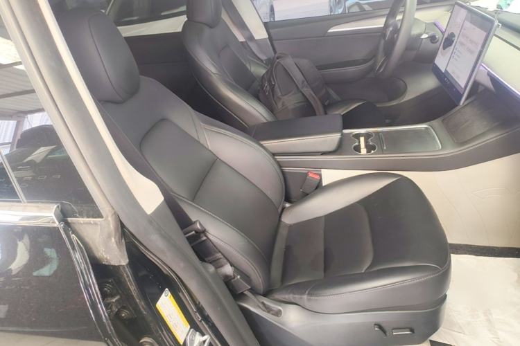 Used Tesla Model Y 2023 Long-Range All-Wheel-Drive Version Right Front Seat