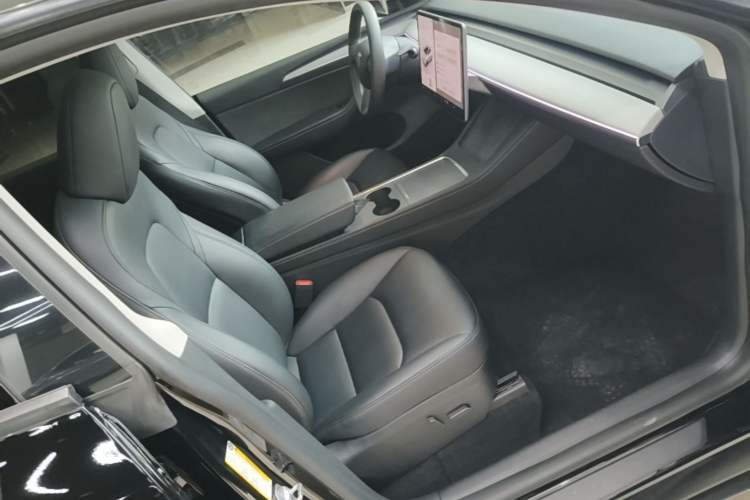 Used Tesla Model Y 2023 Rear-Wheel-Drive Version Right Front Seat