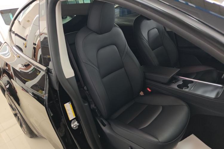 Used Tesla Model Y 2023 Rear-Wheel-Drive Version Right Front Seat