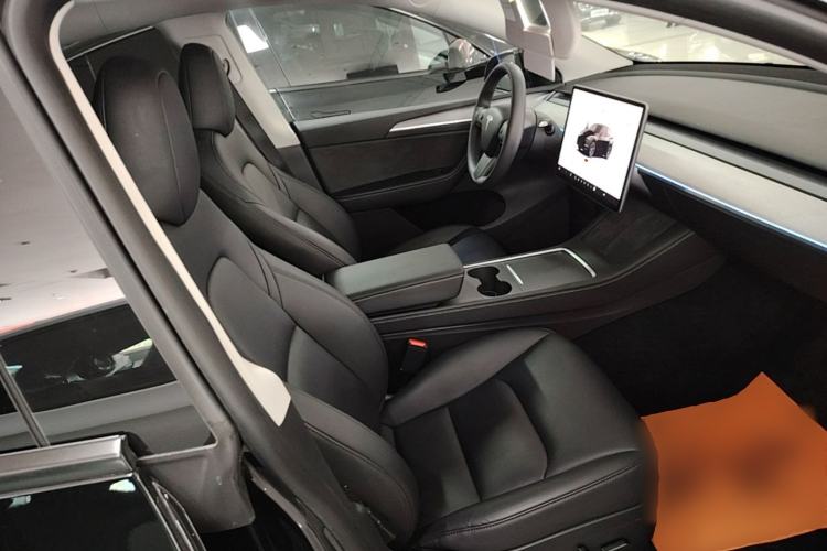Used Tesla Model Y 2023 Rear-Wheel-Drive Version Right Front Seat