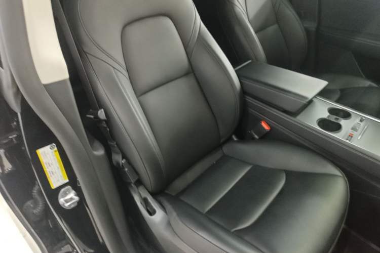 Used Tesla Model Y 2023 Rear-Wheel-Drive Version Right Front Seat