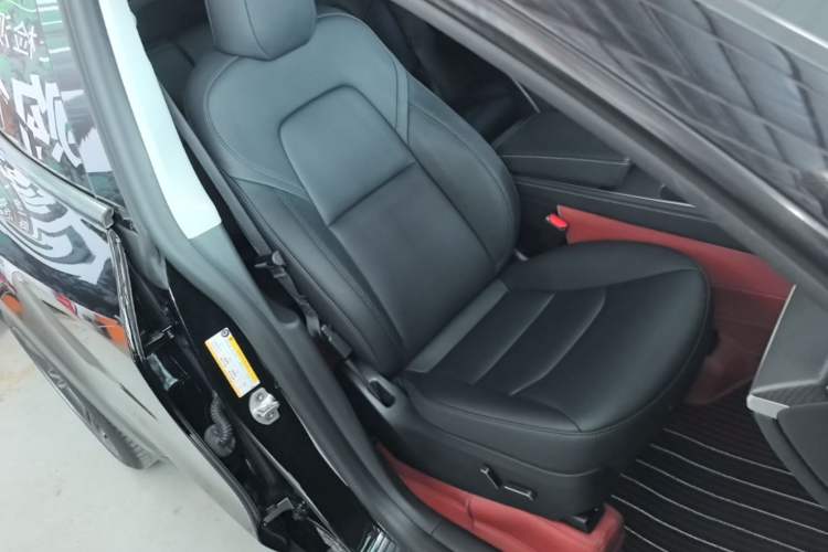 Used Tesla Model Y 2023 Long-Range All-Wheel-Drive Version Right Front Seat