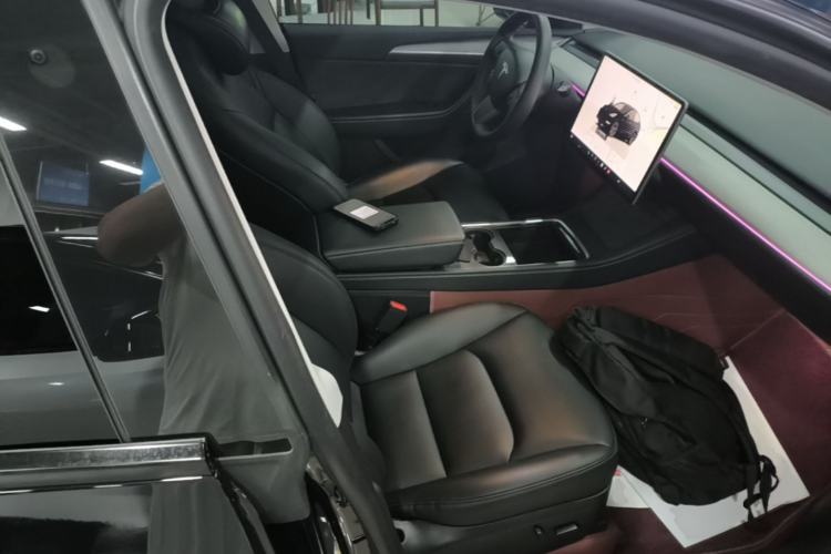 Used Tesla Model Y 2023 Long-Range All-Wheel-Drive Version Right Front Seat