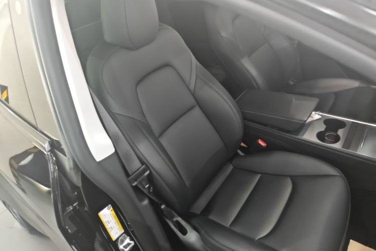 Used Tesla Model Y 2023 Rear-Wheel-Drive Version Right Front Seat