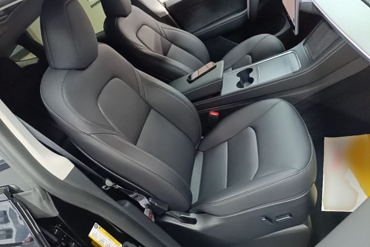 Used Tesla Model Y 2023 Rear-Wheel-Drive Version Right Front Seat