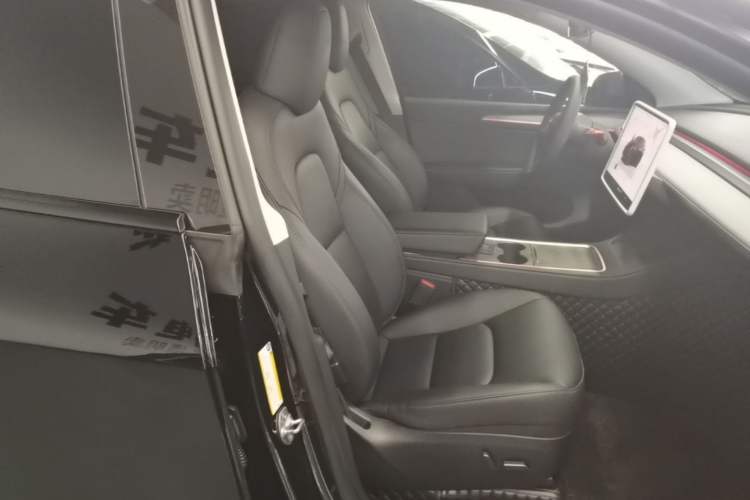 Used Tesla Model Y 2023 Rear-Wheel-Drive Version Right Front Seat