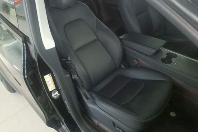 Used Tesla Model Y 2023 Rear-Wheel-Drive Version Right Front Seat