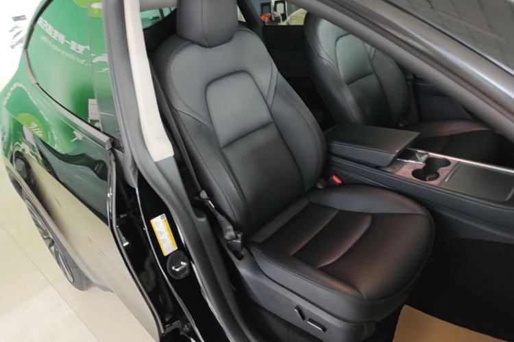 Used Tesla Model Y 2023 Rear-Wheel-Drive Version Right Front Seat