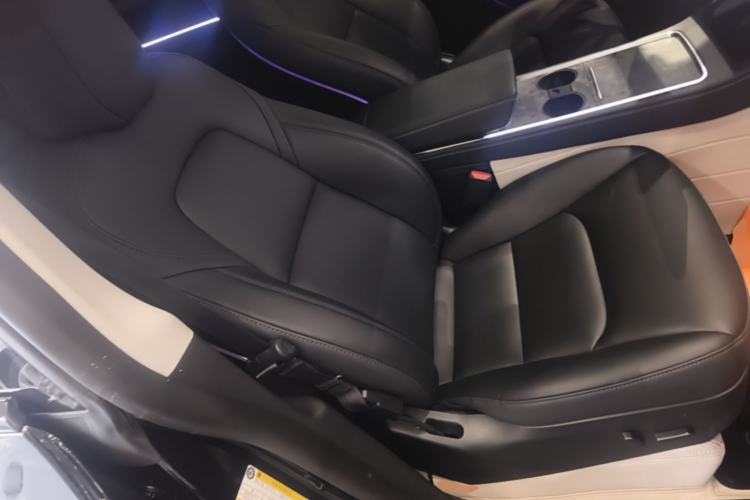 Used Tesla Model Y 2023 Rear-Wheel-Drive Version Right Front Seat