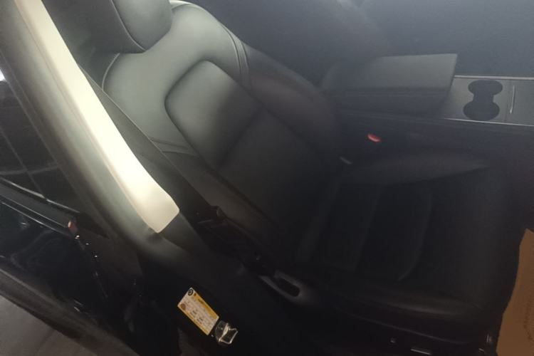 Used Tesla Model Y 2023 Rear-Wheel-Drive Version Right Front Seat