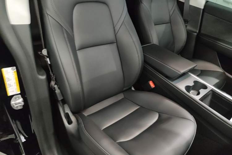 Used Tesla Model Y 2023 Long-Range All-Wheel-Drive Version Right Front Seat