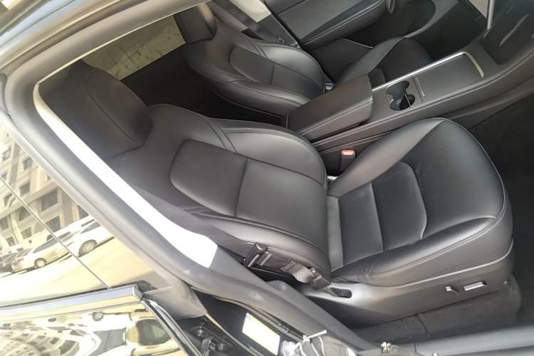 Used Tesla Model Y 2023 Rear-Wheel-Drive Version Right Front Seat