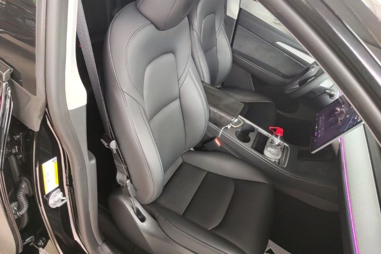 Used Tesla Model Y 2023 Rear-Wheel-Drive Version Right Front Seat