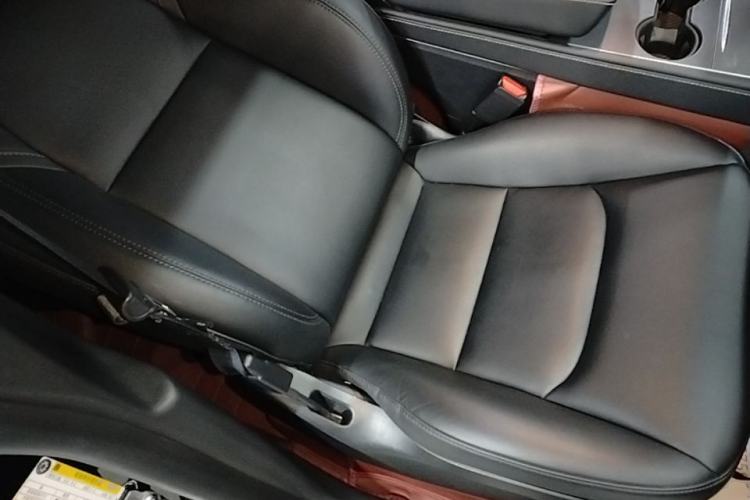 Used Tesla Model Y 2023 Long-Range All-Wheel-Drive Version Right Front Seat