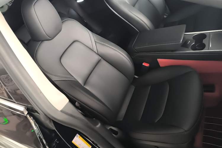 Used Tesla Model Y 2023 Long-Range All-Wheel-Drive Version Right Front Seat