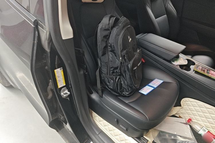Used Tesla Model Y 2023 Rear-Wheel-Drive Version Right Front Seat