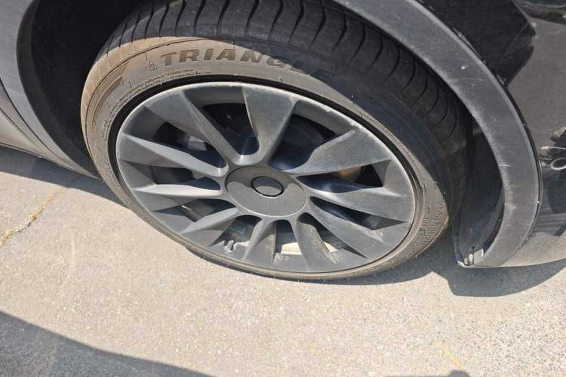 Used Tesla Model Y 2023 Rear-Wheel-Drive Version Right Front Wheel Hub