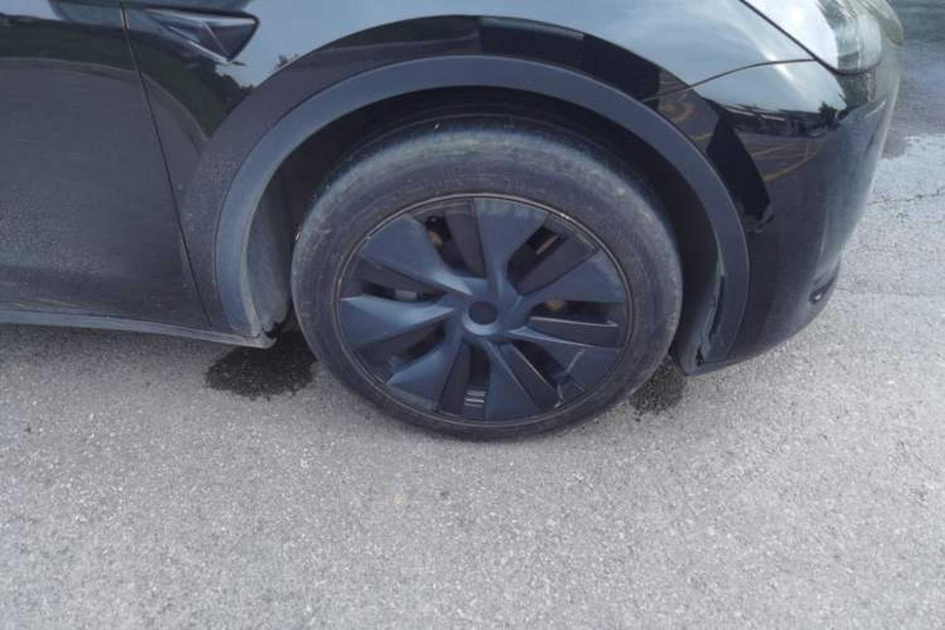 Used Tesla Model Y 2023 Rear-Wheel-Drive Version Right Front Wheel Hub