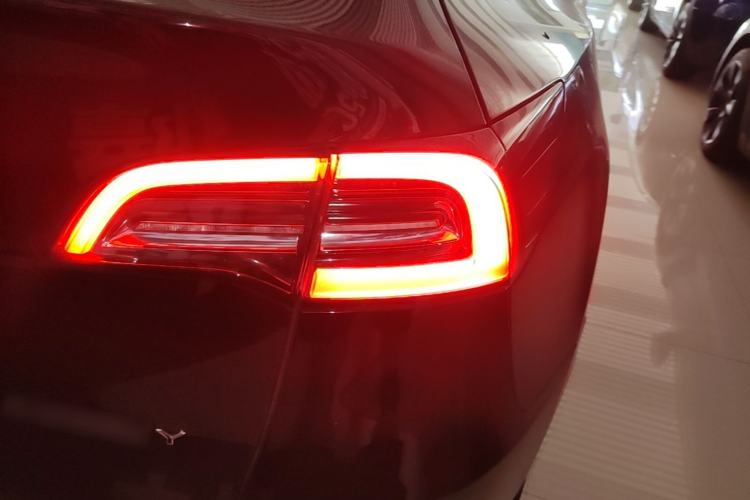 Used Tesla Model Y 2023 Rear-Wheel-Drive Version Right Rear Taillight