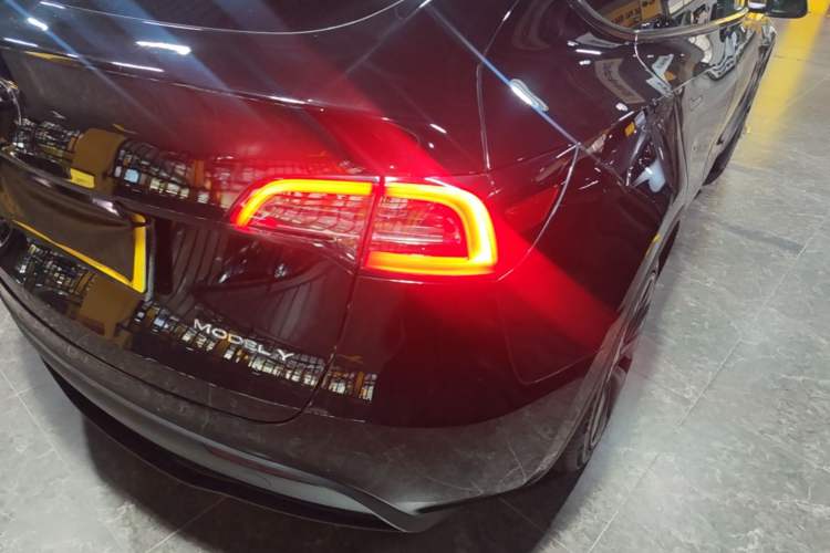 Used Tesla Model Y 2023 Rear-Wheel-Drive Version Right Rear Taillight