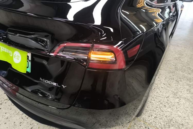 Used Tesla Model Y 2023 Rear-Wheel-Drive Version Right Rear Taillight