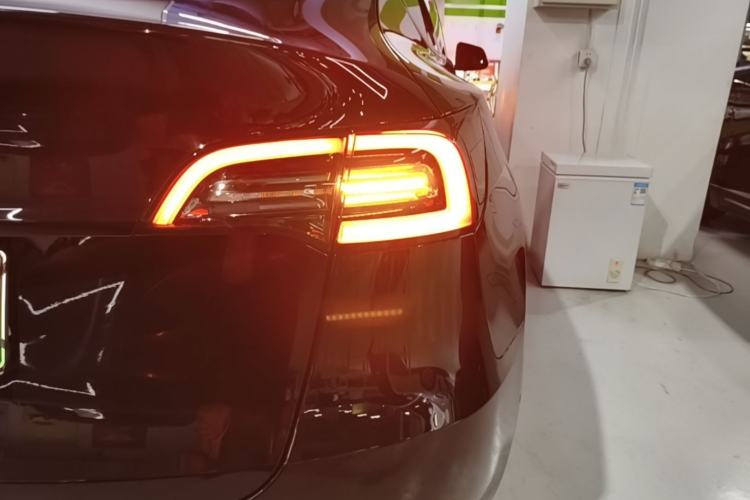 Used Tesla Model Y 2023 Rear-Wheel-Drive Version Right Rear Taillight