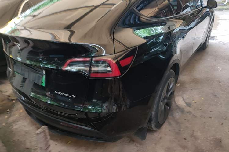 Used Tesla Model Y 2023 Rear-Wheel-Drive Version Right Rear Taillight