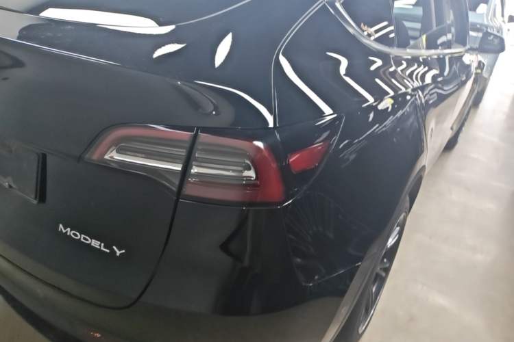 Used Tesla Model Y 2023 Rear-Wheel-Drive Version Right Rear Taillight