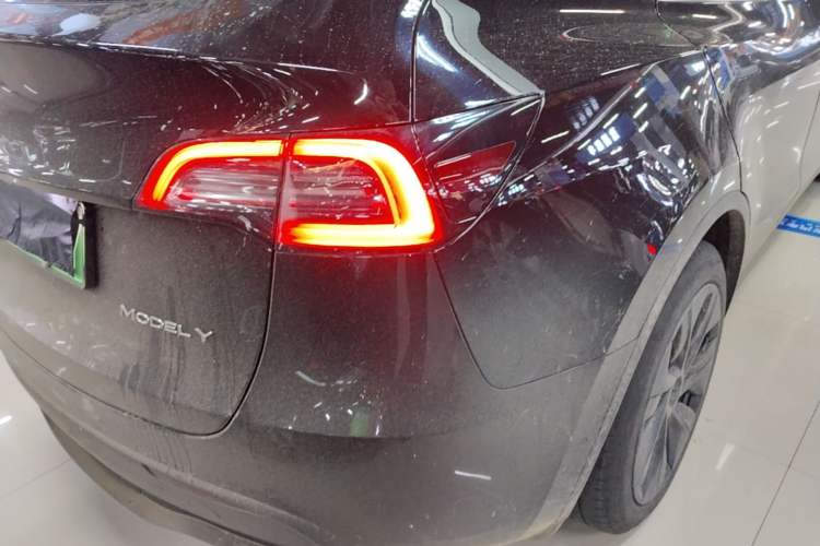 Used Tesla Model Y 2023 Rear-Wheel-Drive Version Right Rear Taillight