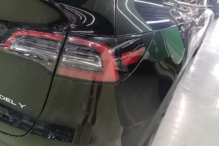 Used Tesla Model Y 2023 Rear-Wheel-Drive Version Right Rear Taillight