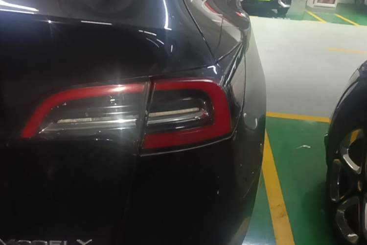 Used Tesla Model Y 2023 Rear-Wheel-Drive Version Right Rear Taillight