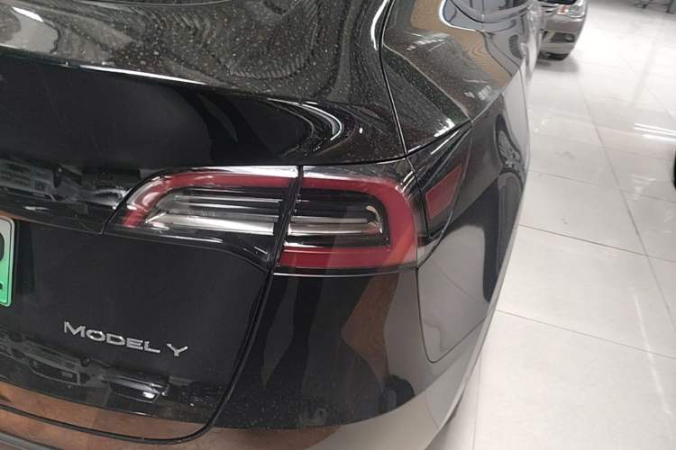 Used Tesla Model Y 2023 Rear-Wheel-Drive Version Right Rear Taillight