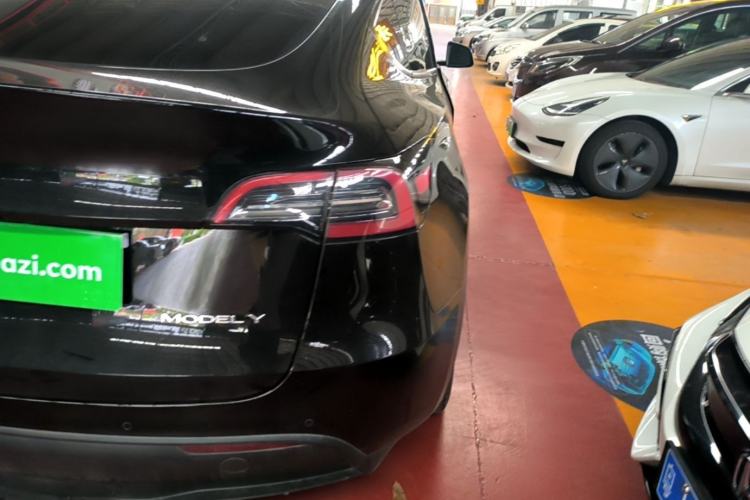 Used Tesla Model Y 2023 Rear-Wheel-Drive Version Right Rear Taillight