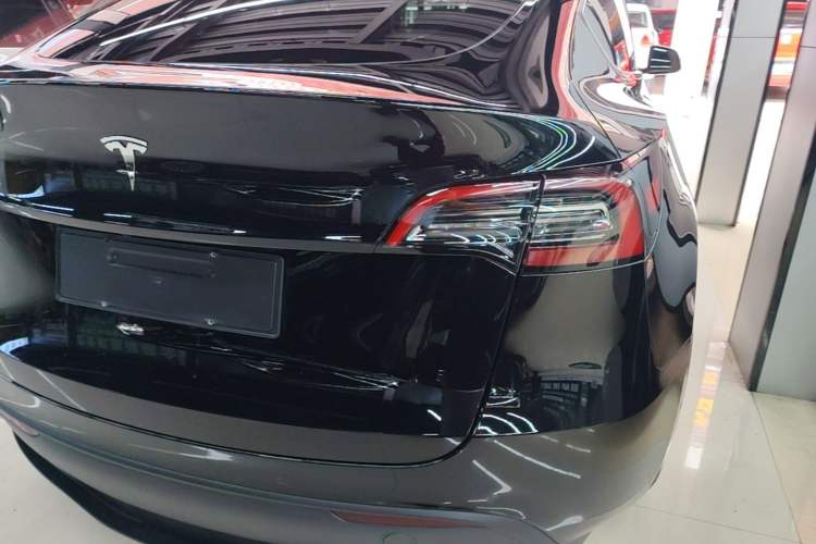 Used Tesla Model Y 2023 Rear-Wheel-Drive Version Right Rear Taillight