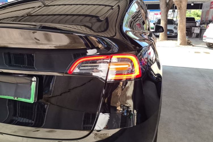 Used Tesla Model Y 2023 Rear-Wheel-Drive Version Right Rear Taillight