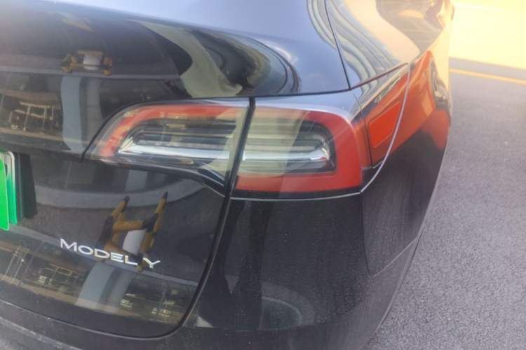 Used Tesla Model Y 2023 Rear-Wheel-Drive Version Right Rear Taillight